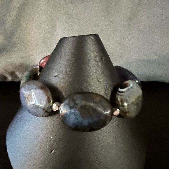 Handmade stretchy multicolored bracelet - Picture 2 of 3